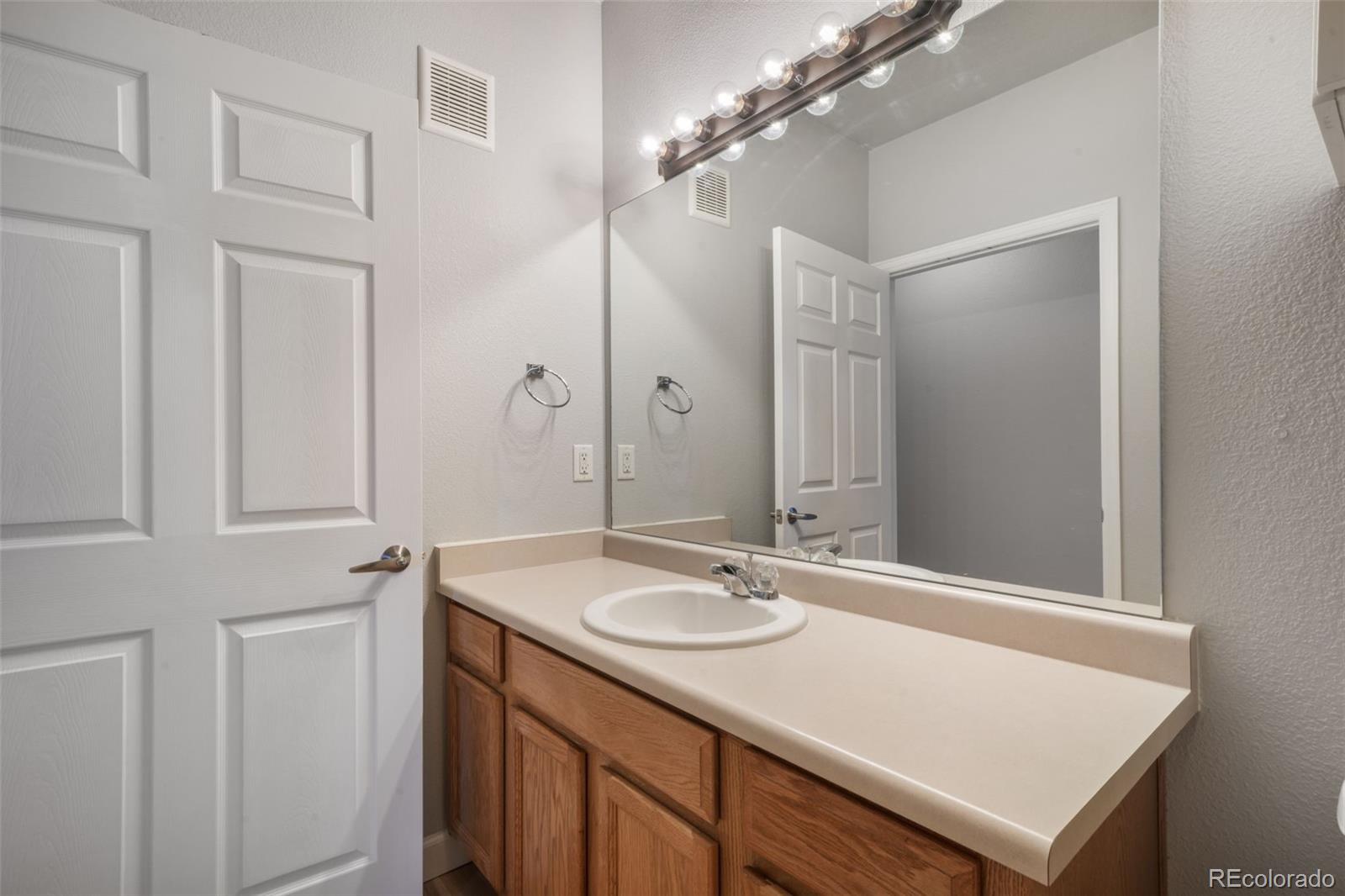 MLS Image #32 for 19303 e college drive,aurora, Colorado