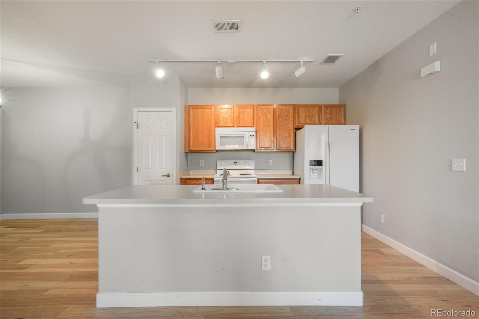 MLS Image #9 for 19303 e college drive,aurora, Colorado