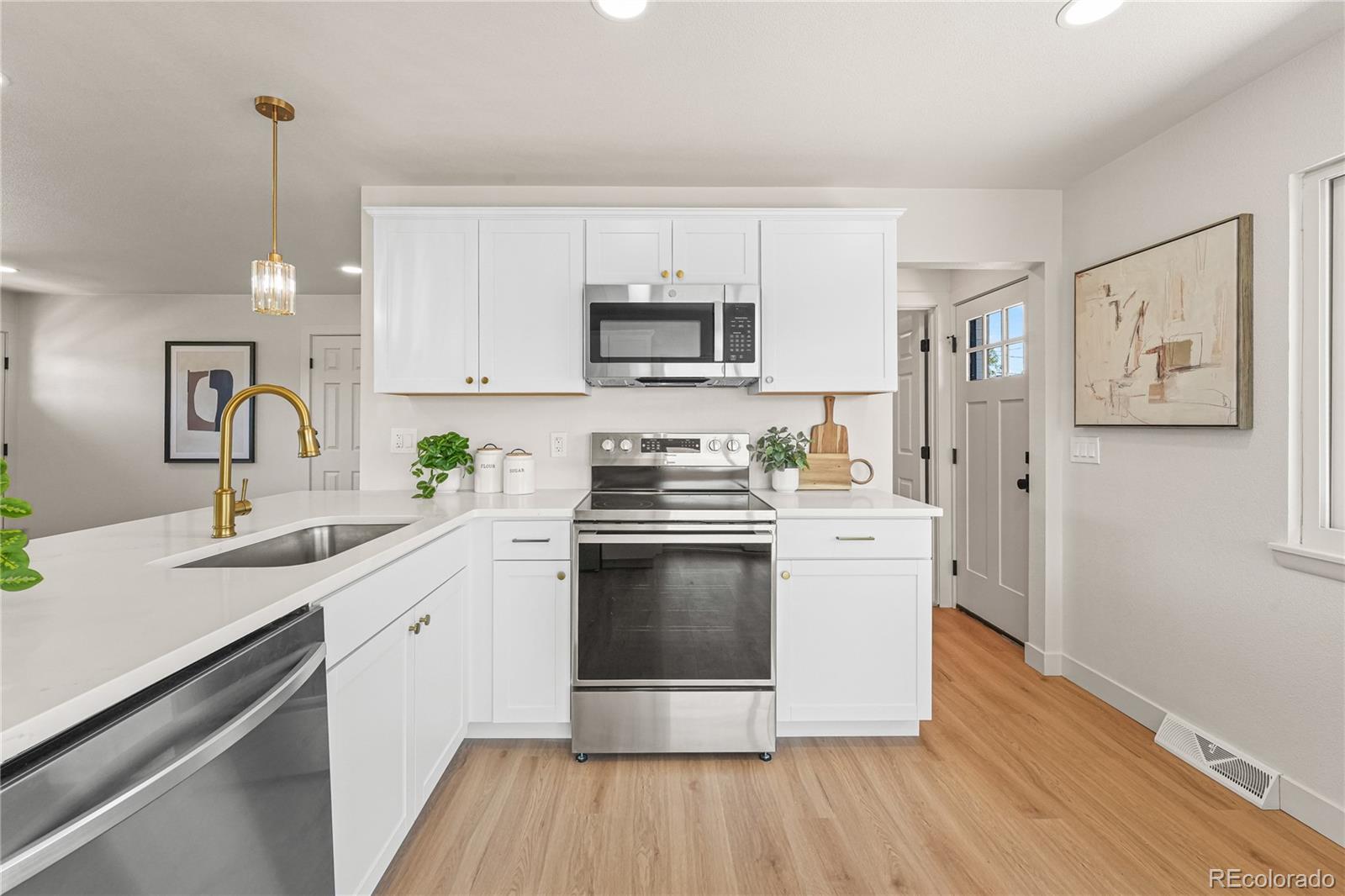 MLS Image #10 for 8506  sheridan court,arvada, Colorado