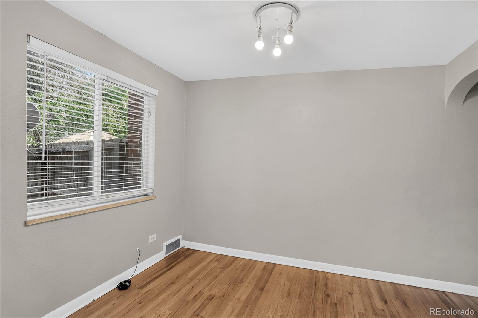 MLS Image #11 for 1340  ivanhoe street,denver, Colorado