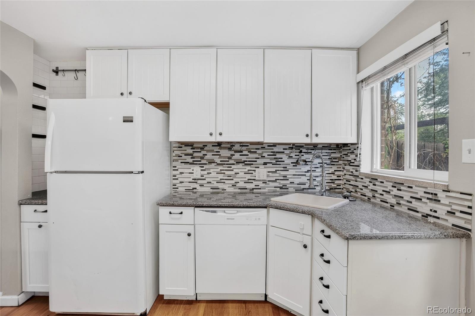 MLS Image #8 for 1340  ivanhoe street,denver, Colorado