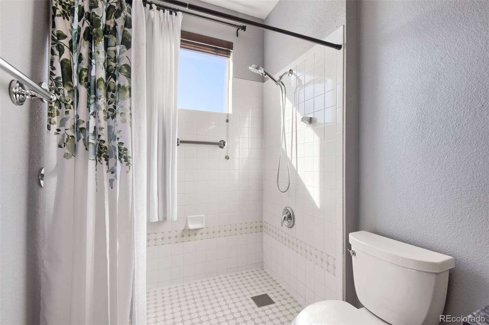 MLS Image #18 for 14221 e 1st drive,aurora, Colorado