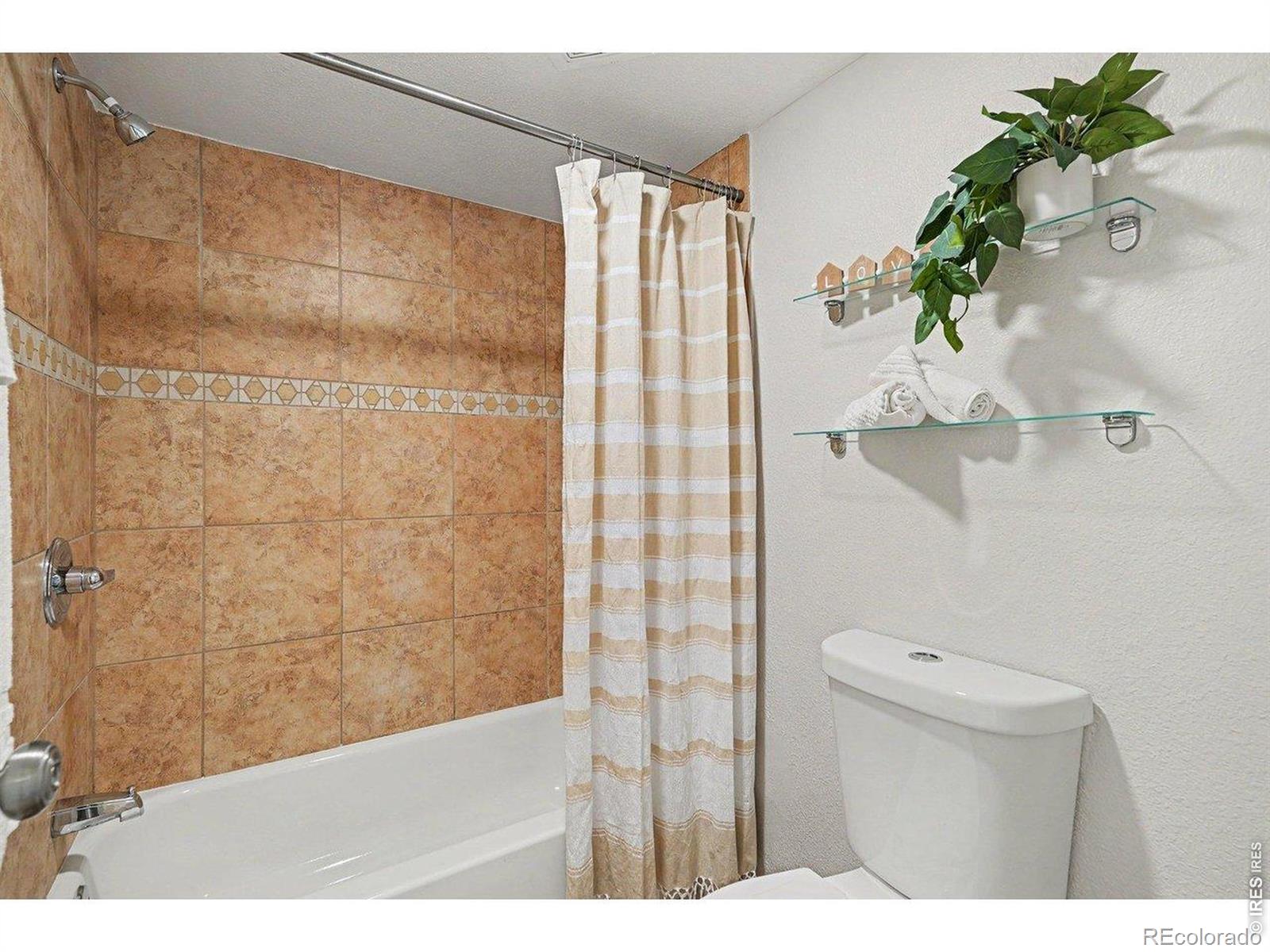 MLS Image #12 for 1267 n lafayette street 302,denver, Colorado