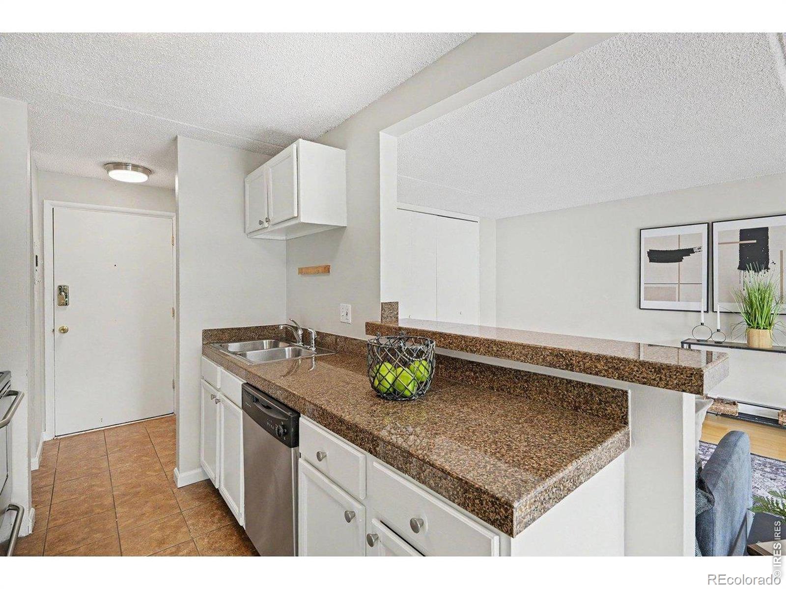 MLS Image #5 for 1267 n lafayette street 302,denver, Colorado