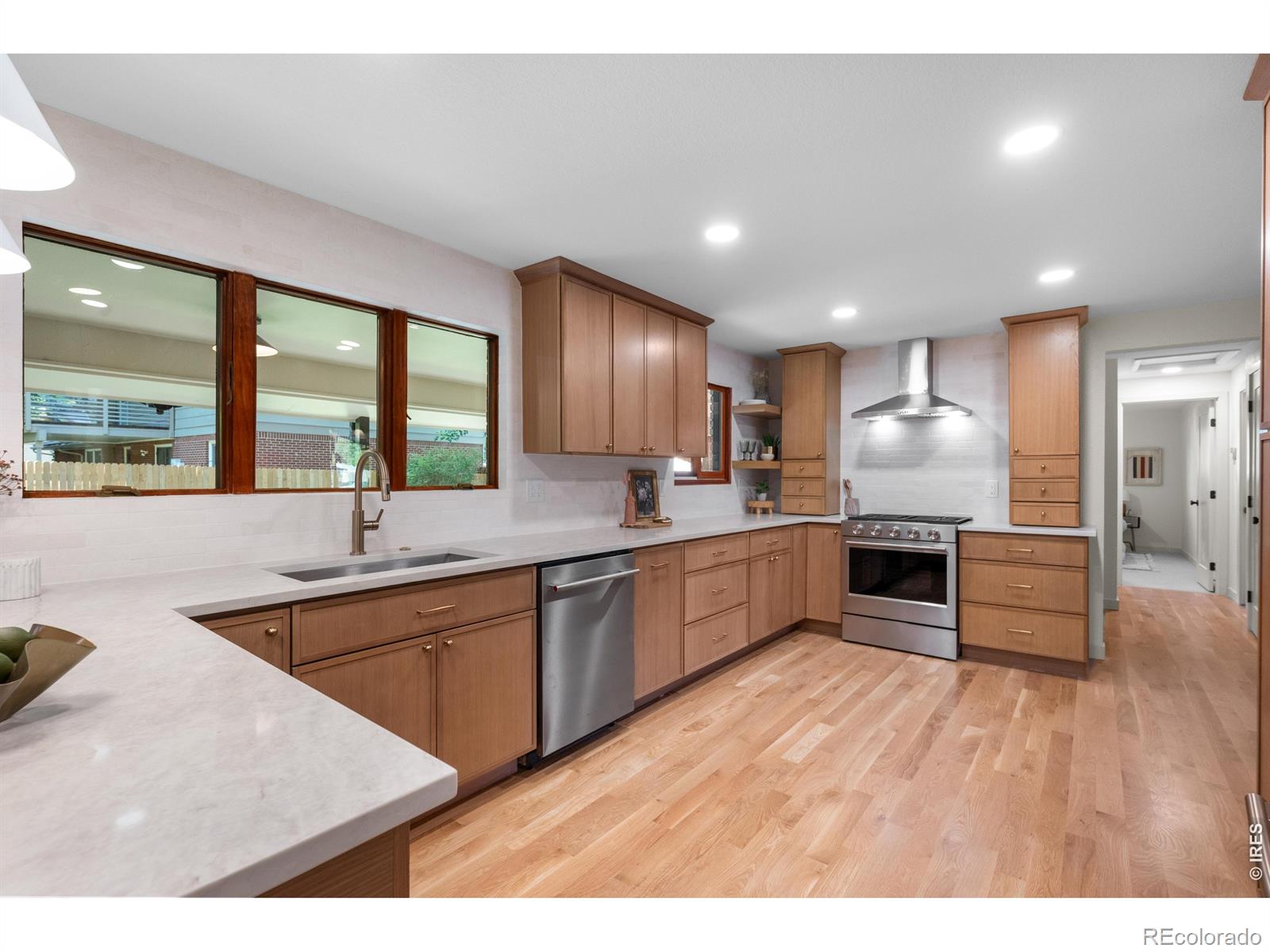 MLS Image #17 for 3701 s peach way,denver, Colorado