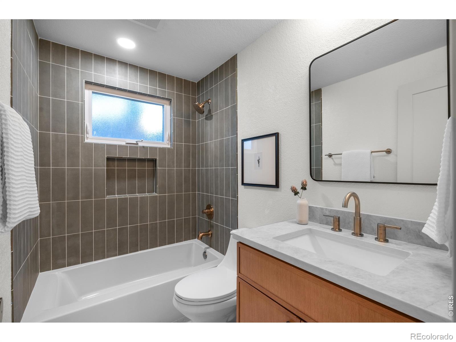 MLS Image #33 for 3701 s peach way,denver, Colorado