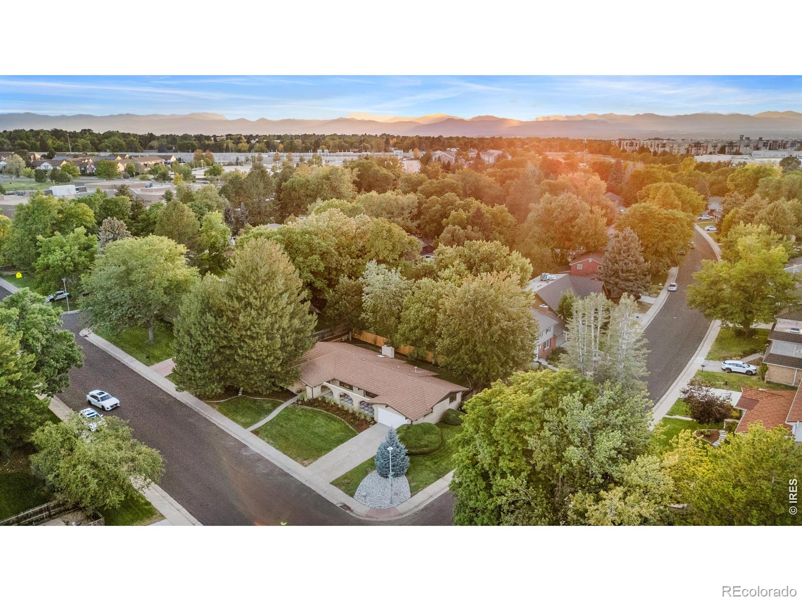 MLS Image #47 for 3701 s peach way,denver, Colorado