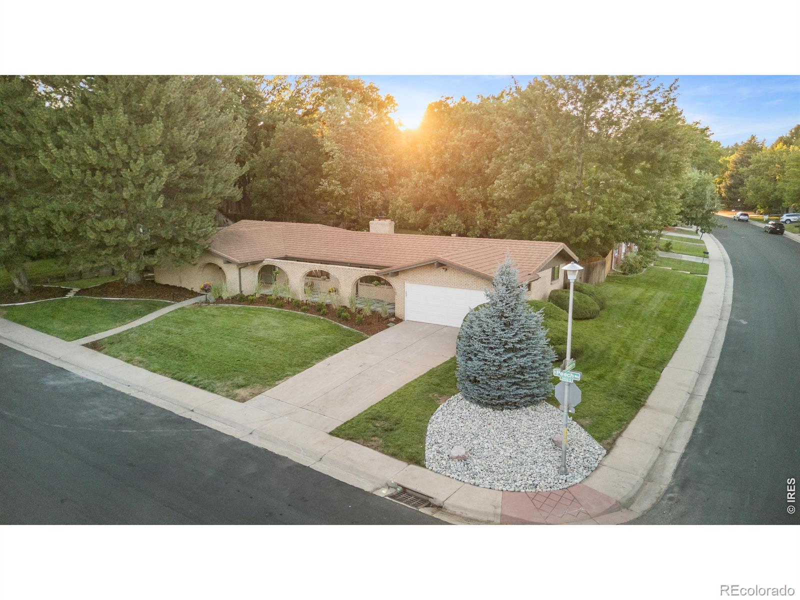 MLS Image #48 for 3701 s peach way,denver, Colorado