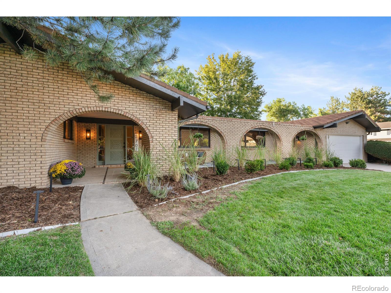 MLS Image #6 for 3701 s peach way,denver, Colorado