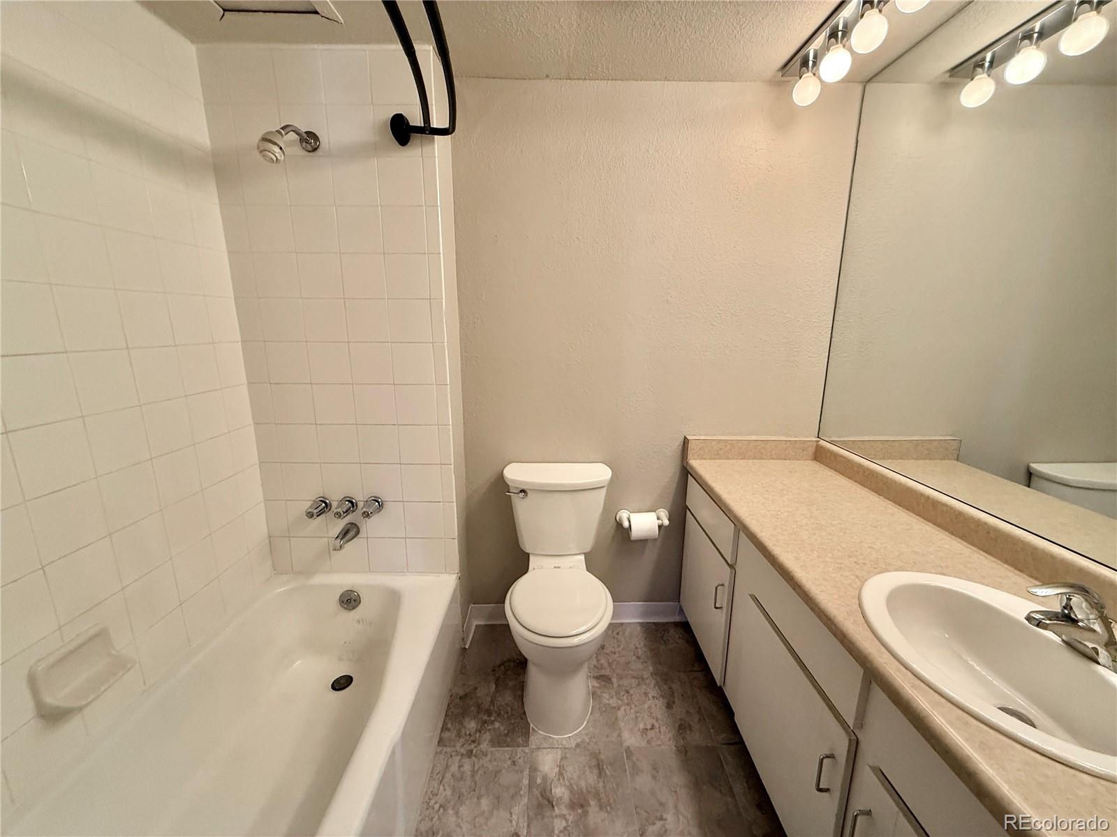 MLS Image #18 for 1888 s jackson street 302,denver, Colorado