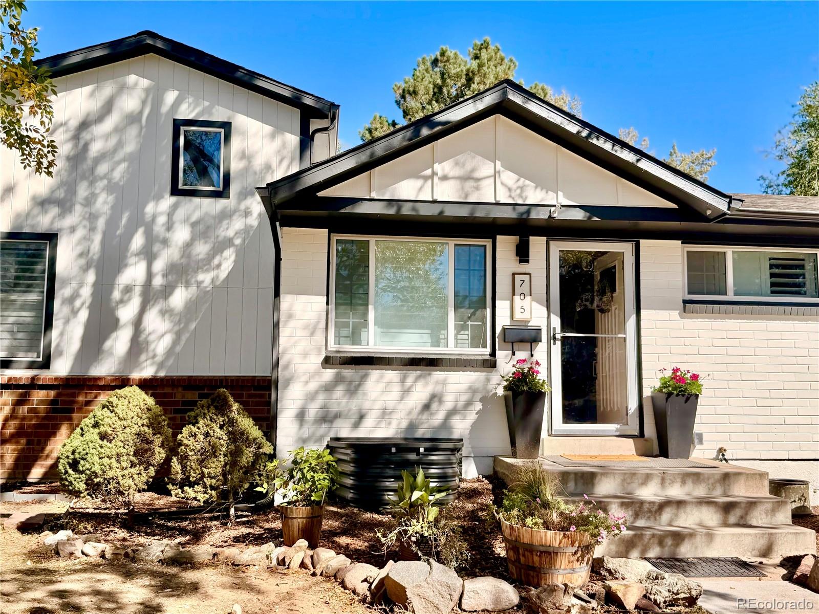 MLS Image #2 for 705 w nassau way,englewood, Colorado