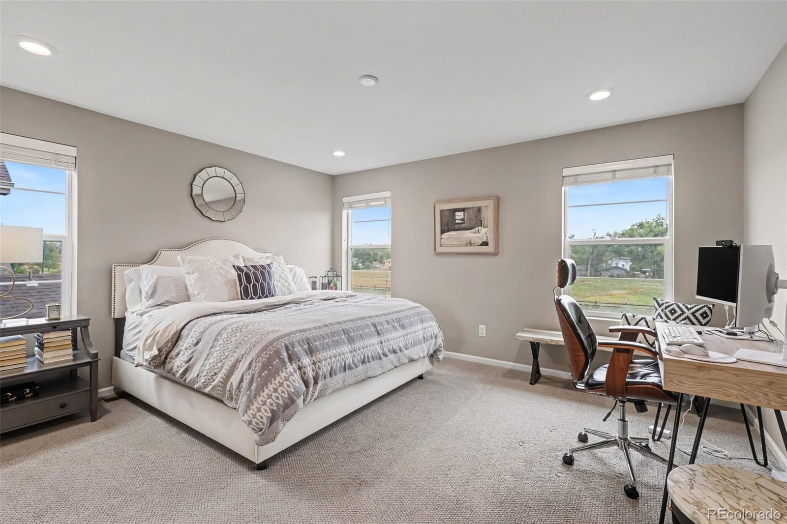 MLS Image #11 for 10719 e 25th drive,aurora, Colorado