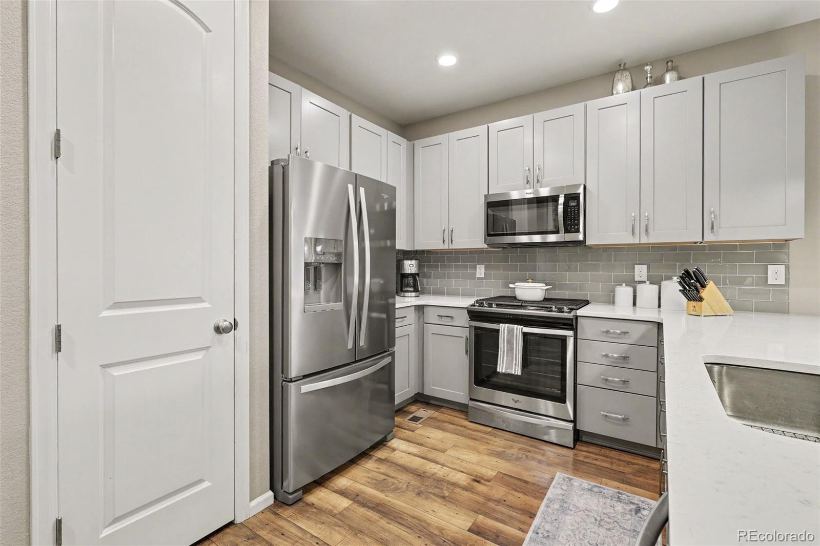 MLS Image #7 for 10719 e 25th drive,aurora, Colorado
