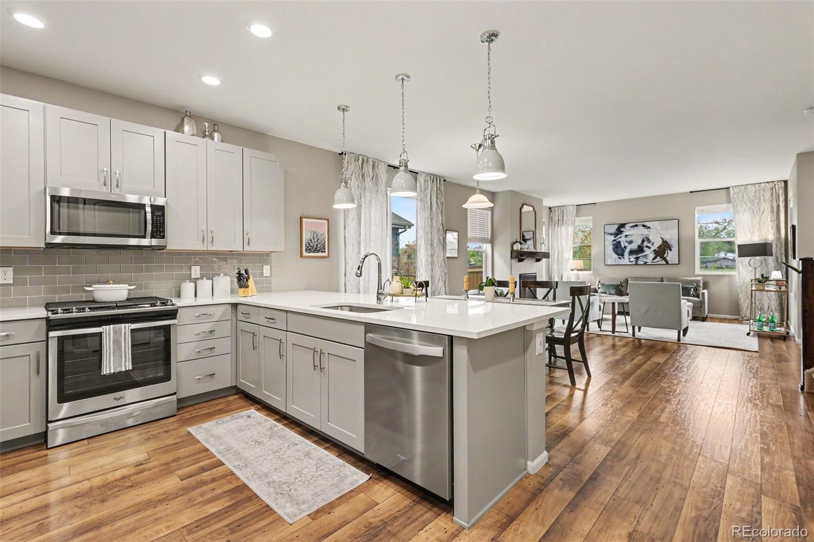 MLS Image #8 for 10719 e 25th drive,aurora, Colorado