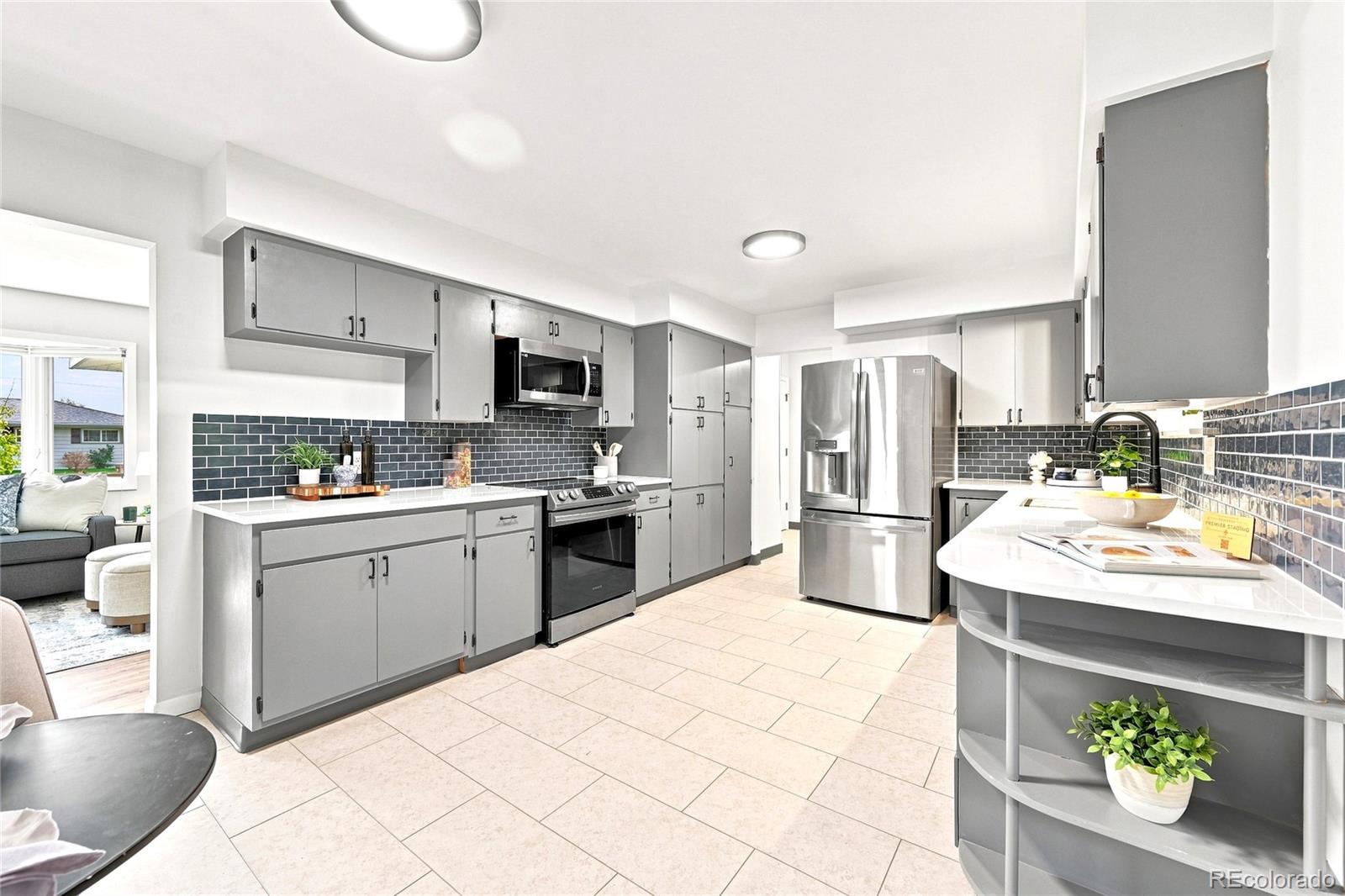 MLS Image #6 for 12721  woodland drive,longmont, Colorado