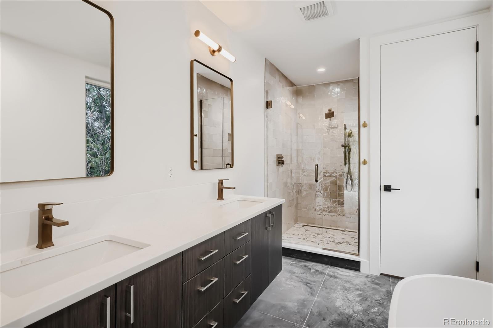 MLS Image #11 for 220  acoma street 101,denver, Colorado