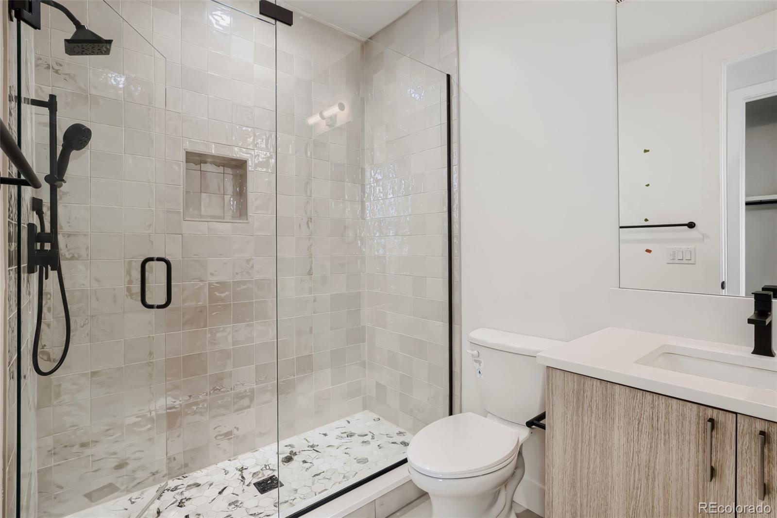 MLS Image #14 for 220  acoma street 101,denver, Colorado