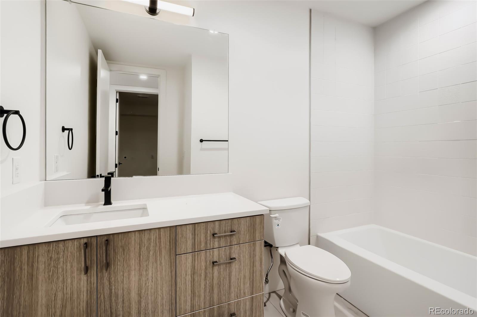 MLS Image #19 for 220  acoma street 101,denver, Colorado