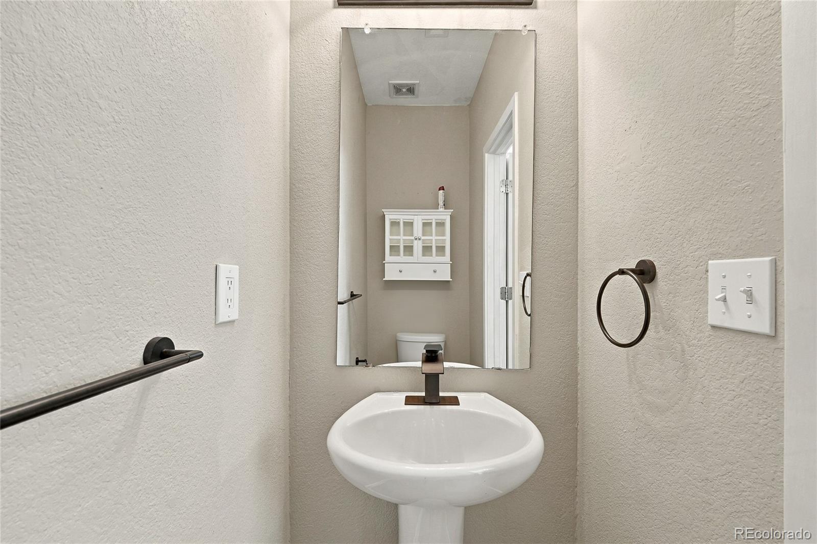 MLS Image #10 for 4885  halifax court,denver, Colorado