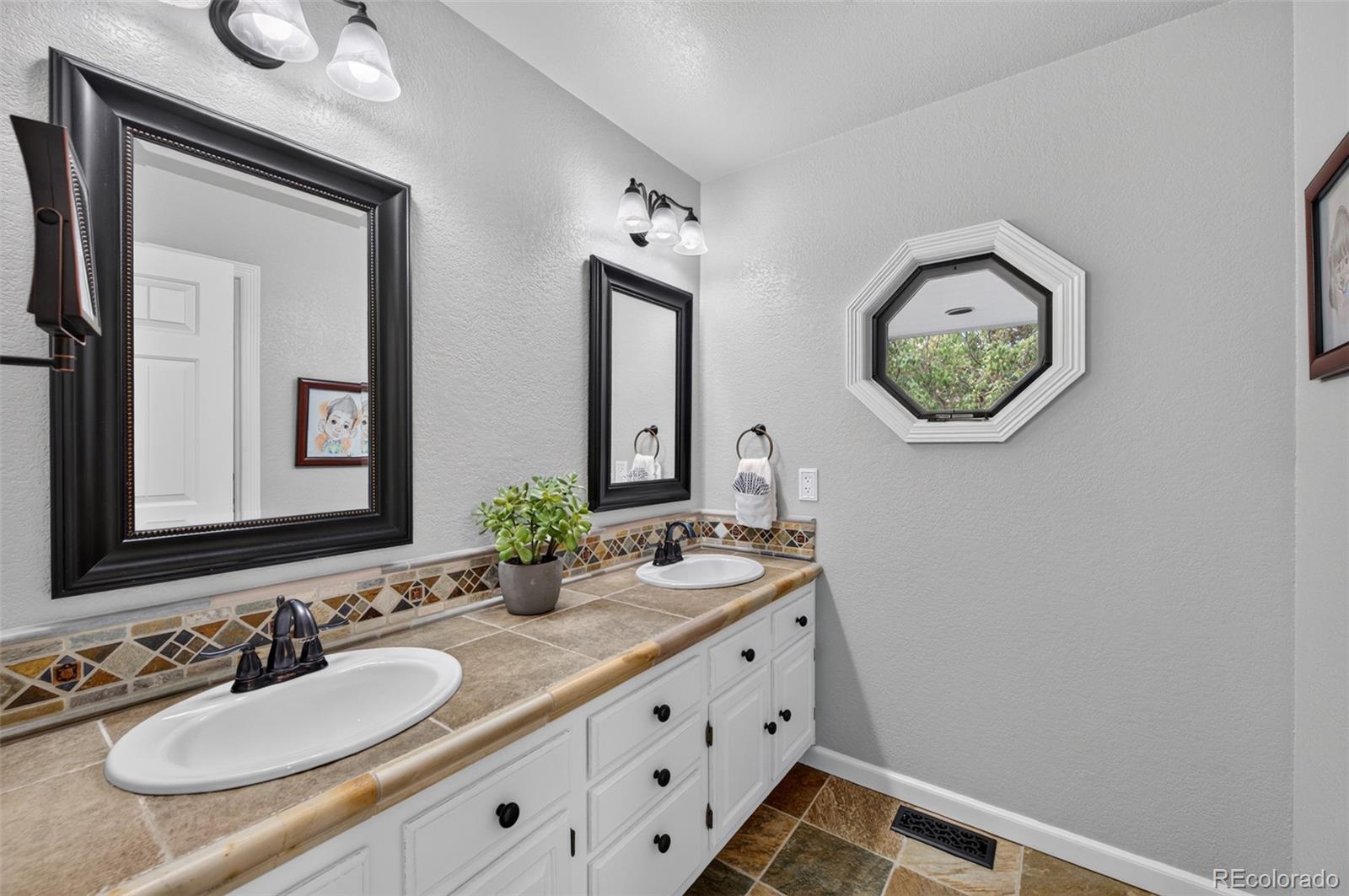 MLS Image #32 for 26  desert willow lane,littleton, Colorado