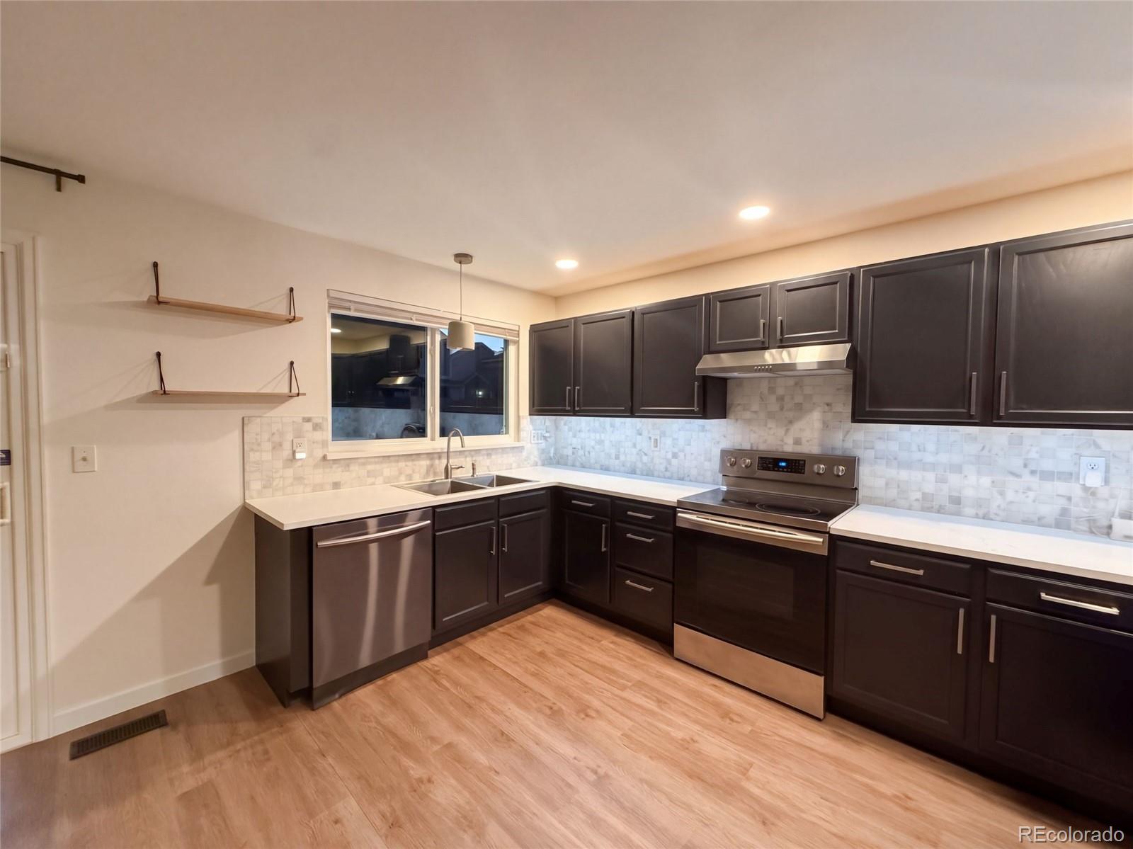 MLS Image #10 for 5549 s youngfield way,littleton, Colorado