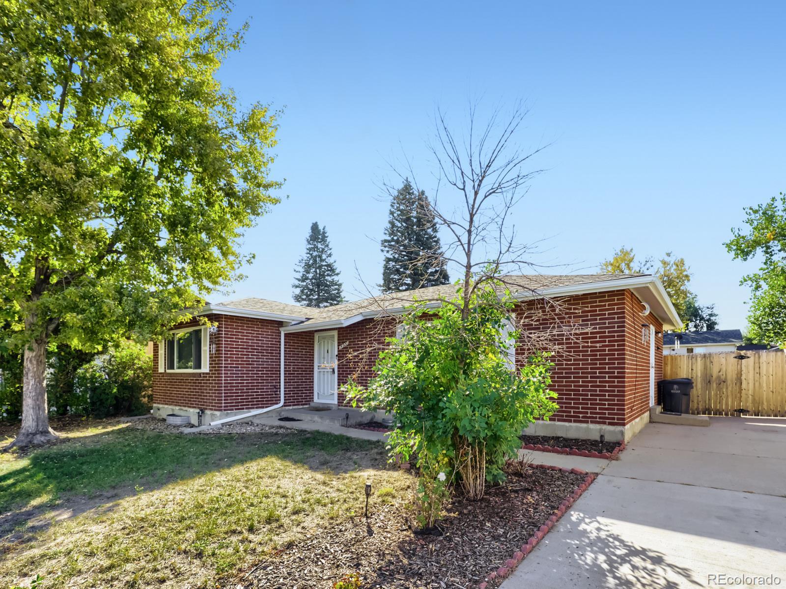 MLS Image #11 for 14920 e 55th avenue,denver, Colorado