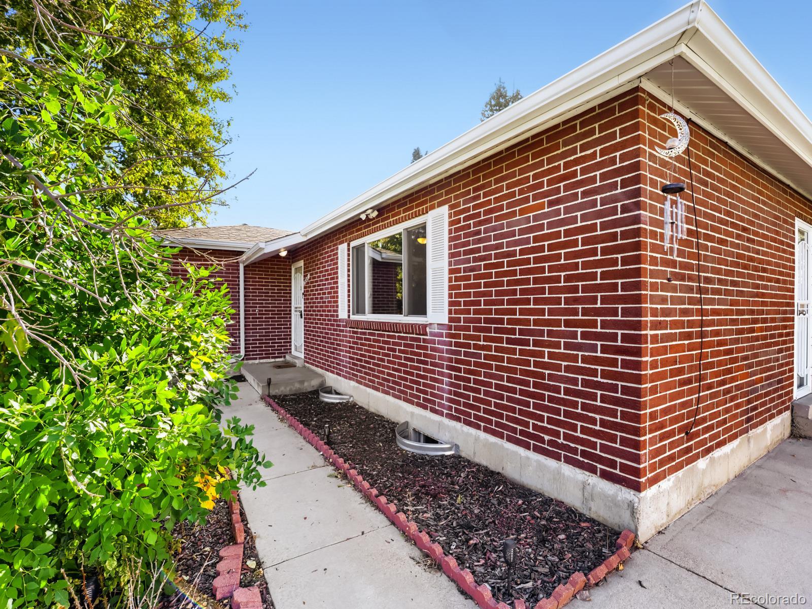 MLS Image #16 for 14920 e 55th avenue,denver, Colorado