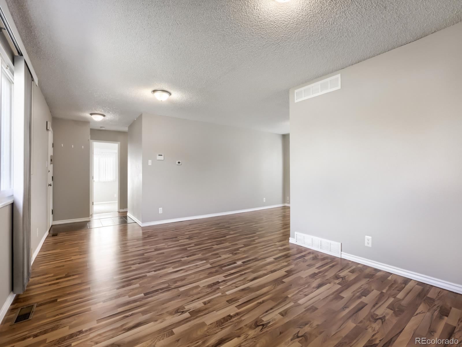 MLS Image #5 for 14920 e 55th avenue,denver, Colorado