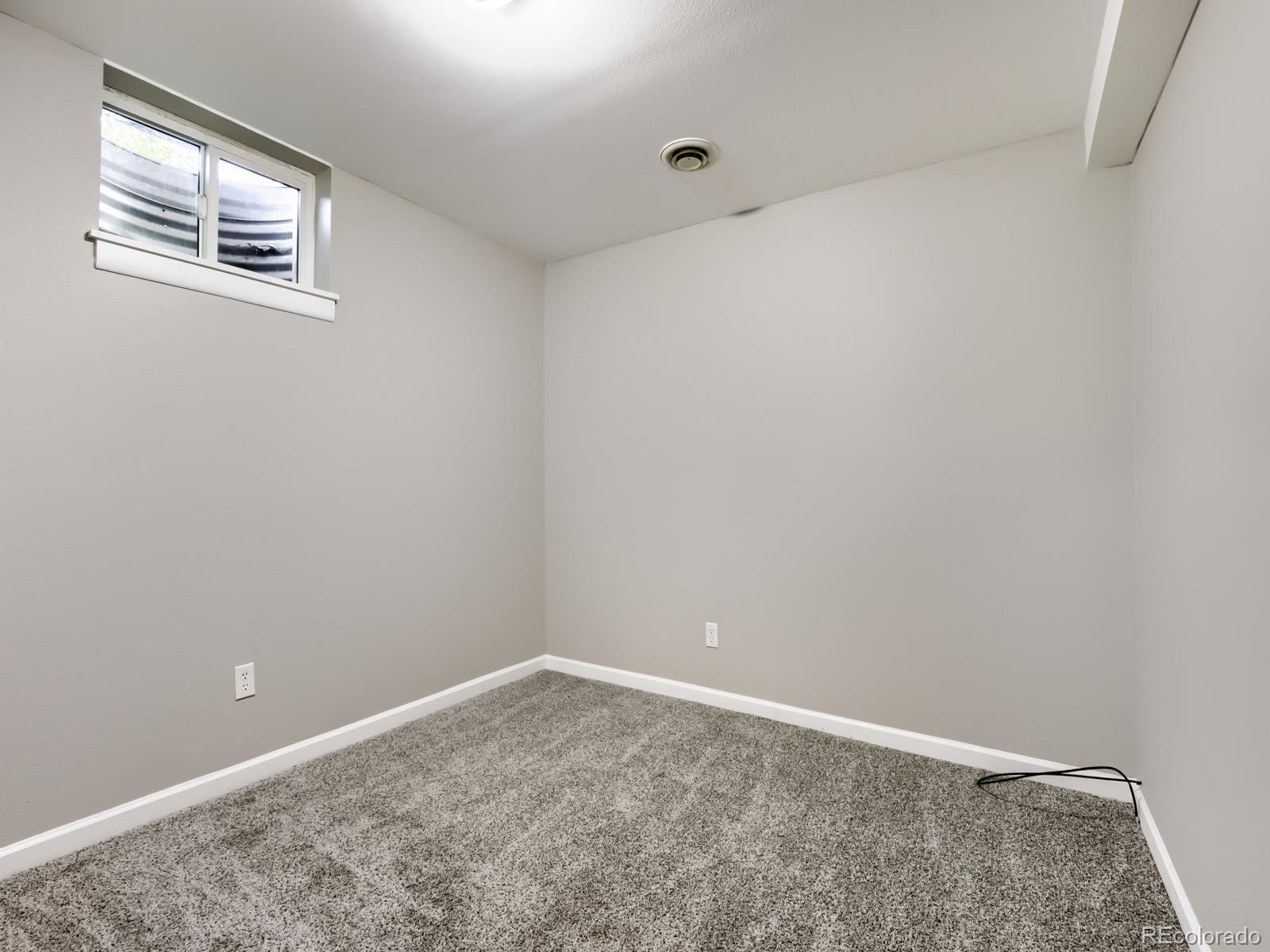 MLS Image #6 for 14920 e 55th avenue,denver, Colorado