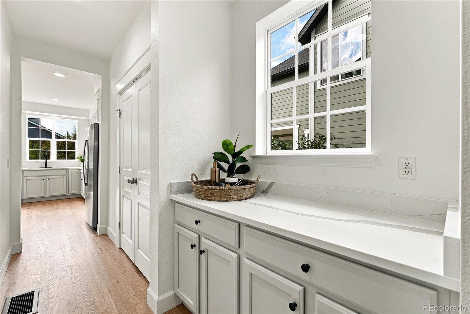 MLS Image #23 for 2895  geneva street,denver, Colorado