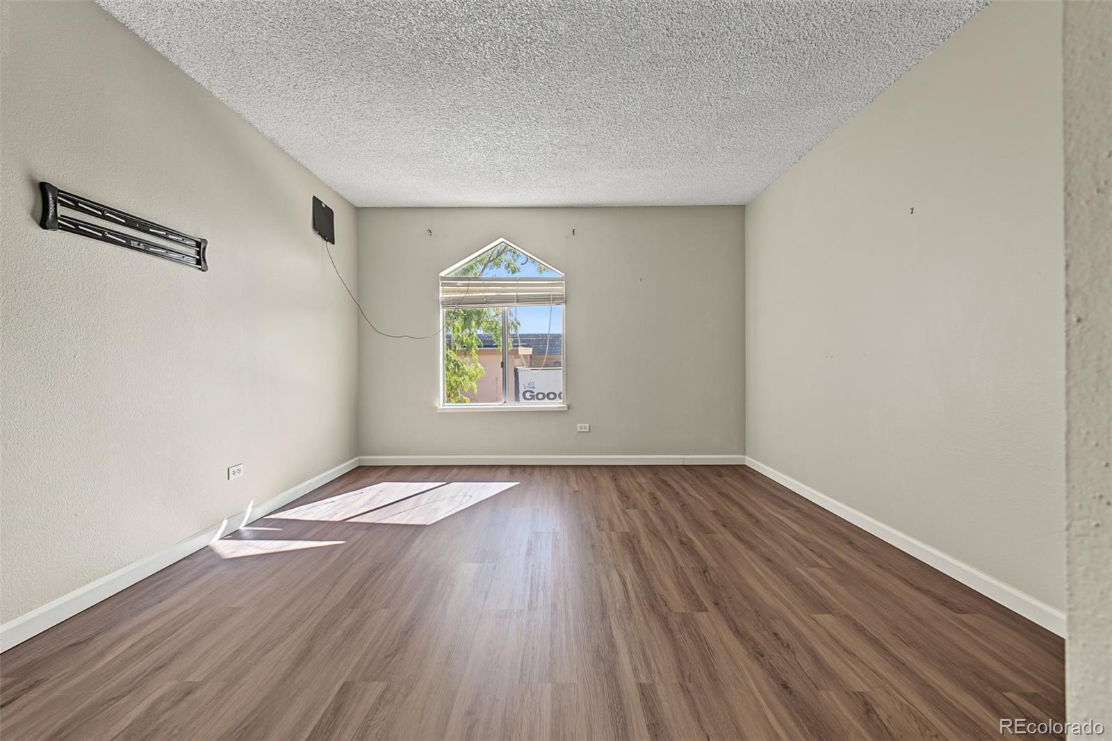 MLS Image #20 for 3436 s locust street e,denver, Colorado
