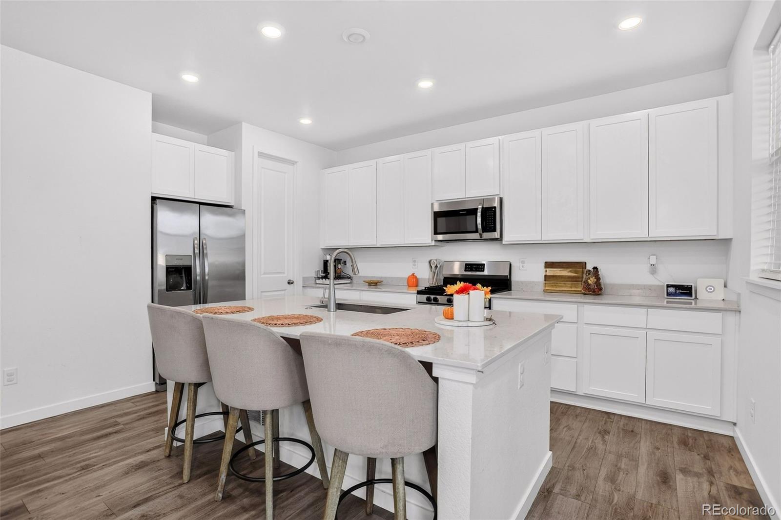 MLS Image #10 for 656 n bersshine street,watkins, Colorado
