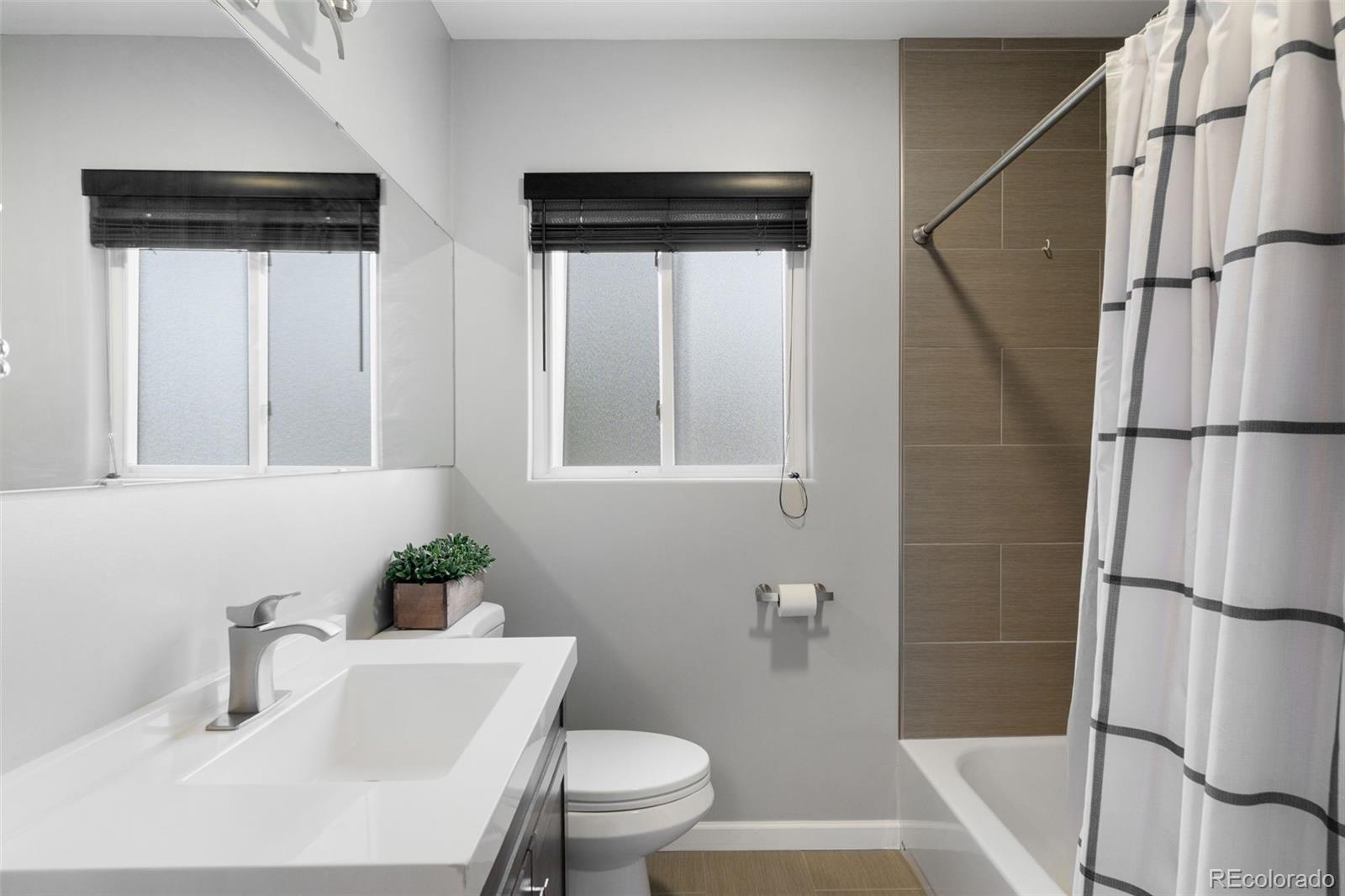 MLS Image #19 for 2101  newport street,denver, Colorado