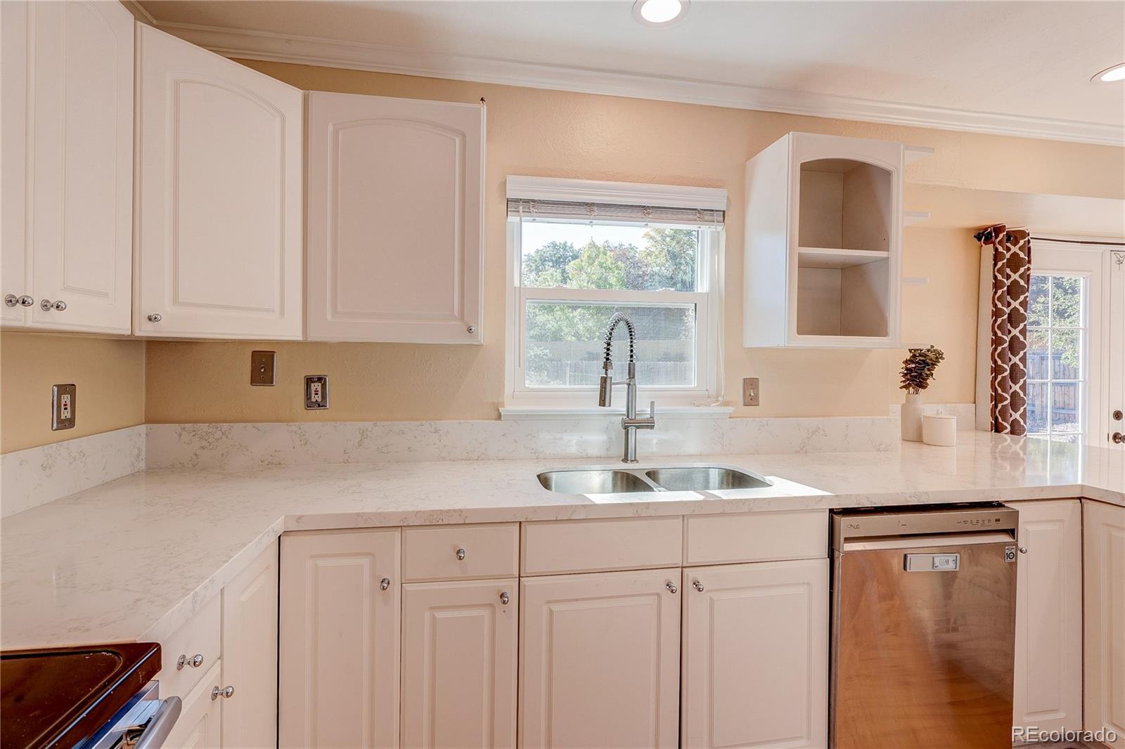 MLS Image #13 for 4864 s alkire street,morrison, Colorado