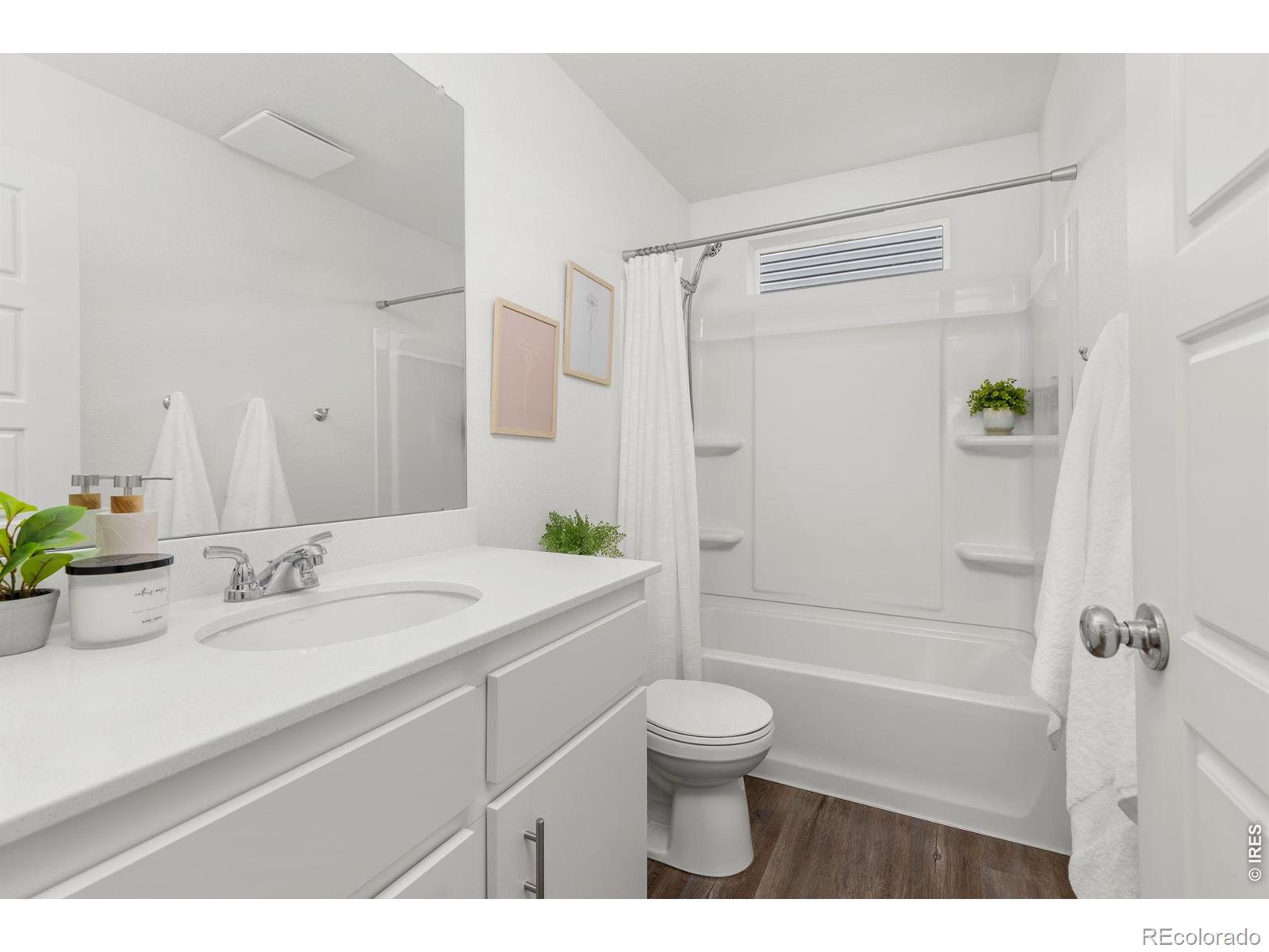 MLS Image #14 for 18260 e 51st place,denver, Colorado