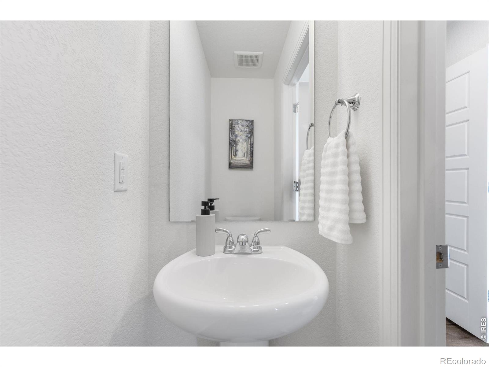 MLS Image #5 for 18260 e 51st place,denver, Colorado