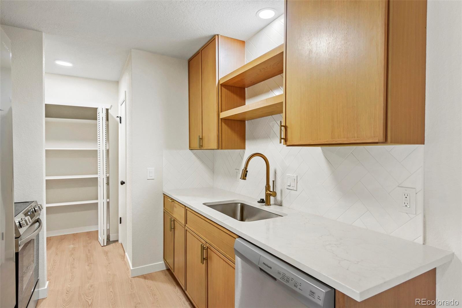 MLS Image #7 for 7995 e mississippi avenue h7,denver, Colorado