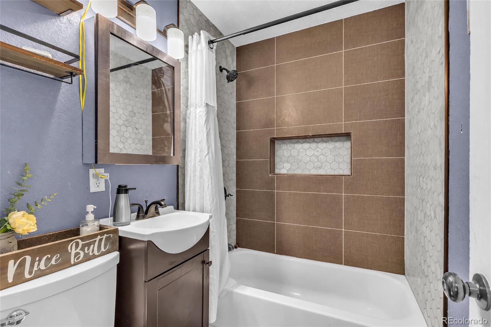 MLS Image #12 for 2675 s grove street,denver, Colorado