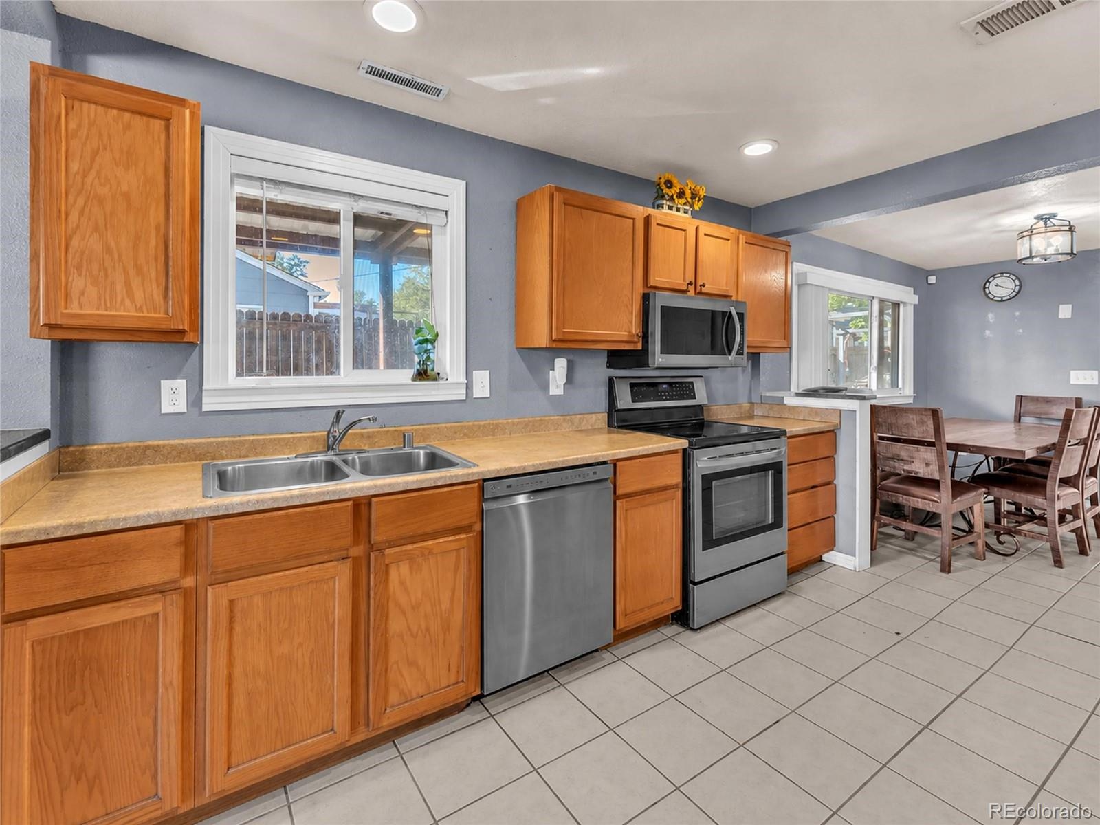 MLS Image #6 for 2675 s grove street,denver, Colorado
