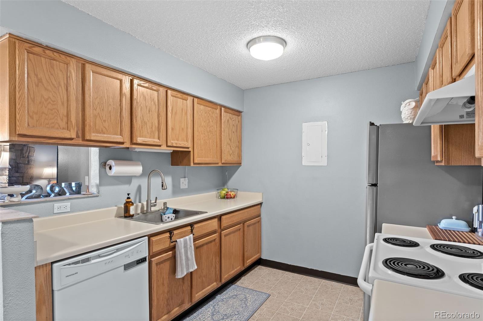 MLS Image #10 for 10150 e virginia avenue 108,denver, Colorado