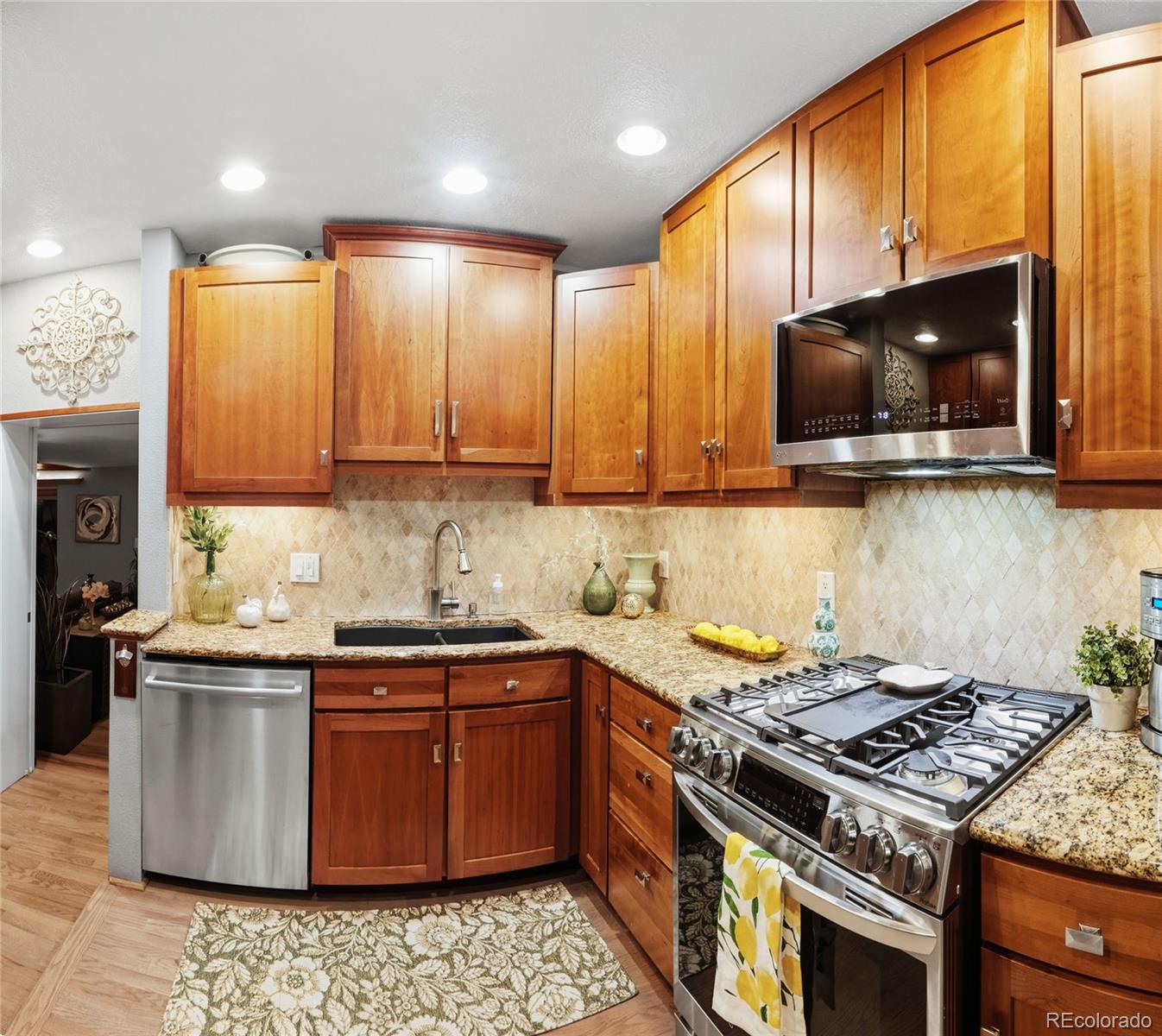 MLS Image #10 for 1116 s milwaukee street,denver, Colorado