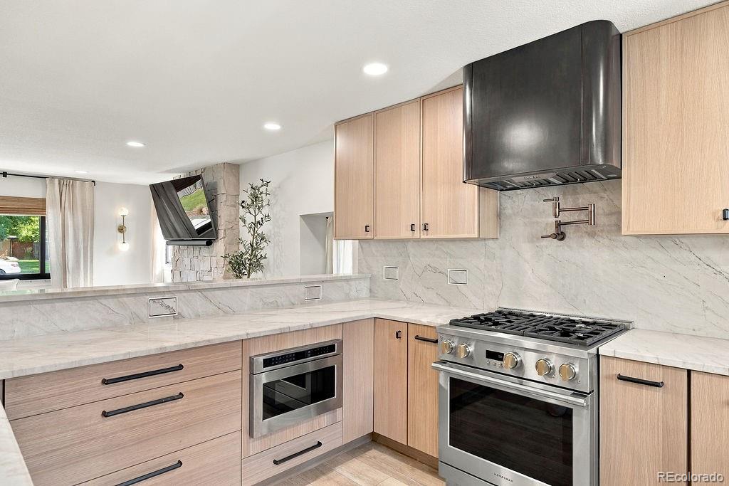 MLS Image #12 for 2655 n locust street,denver, Colorado