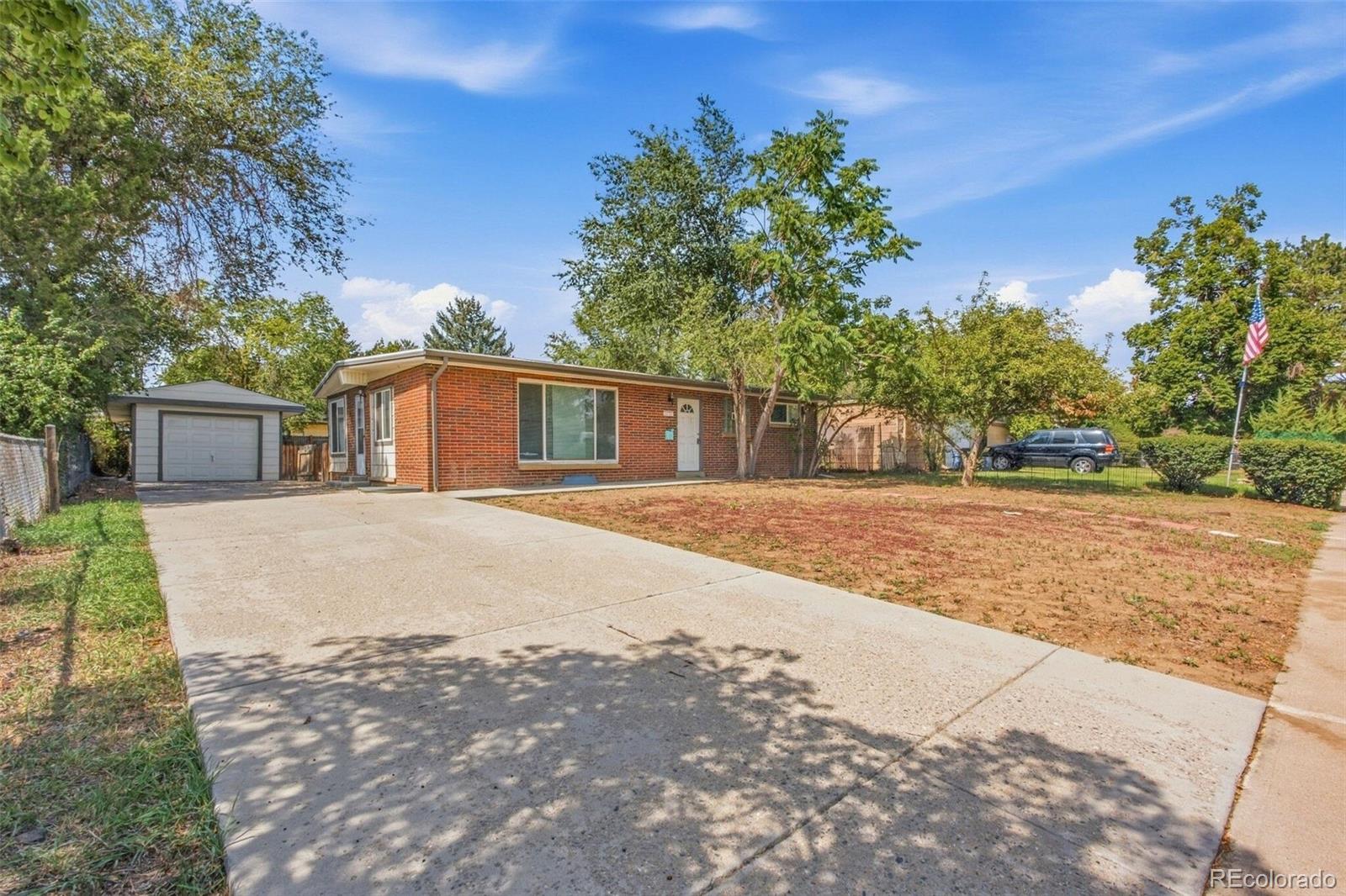 MLS Image #1 for 1377 s chase street,lakewood, Colorado