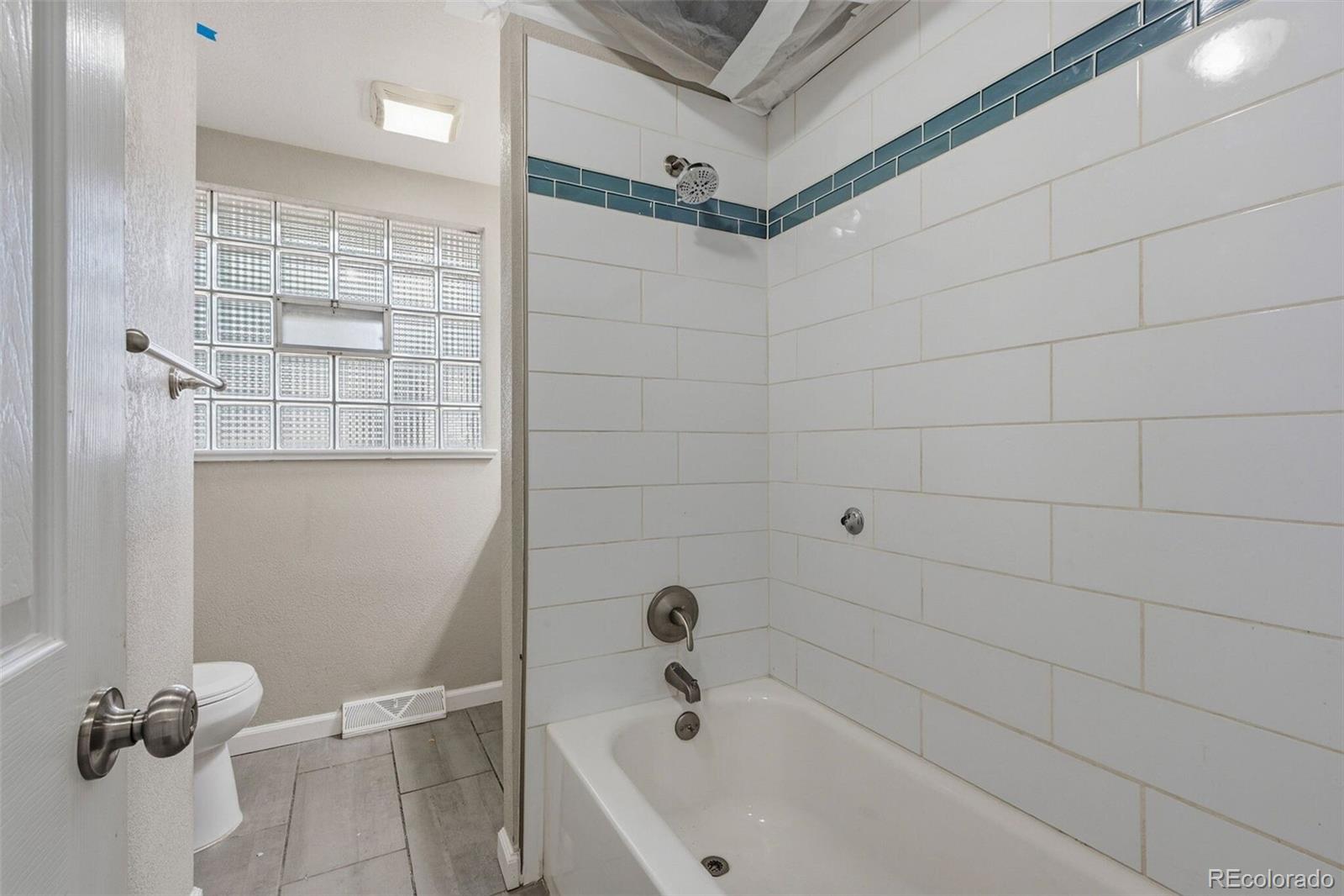 MLS Image #12 for 1377 s chase street,lakewood, Colorado