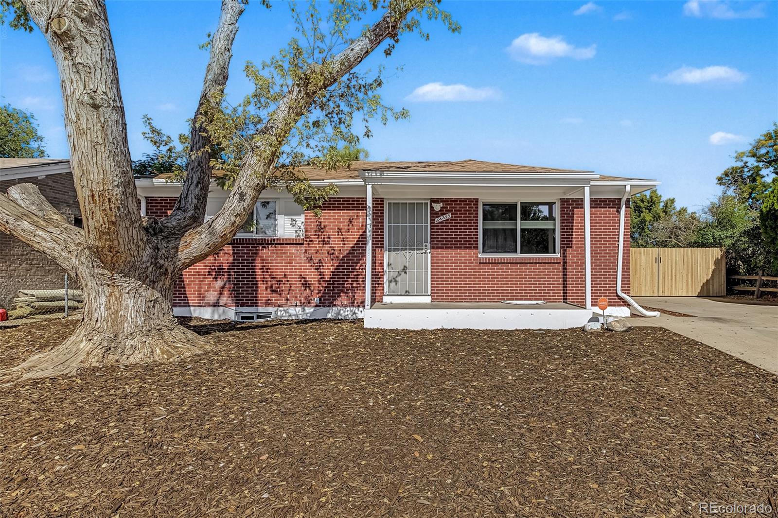 MLS Image #4 for 12265 e 55th avenue,denver, Colorado