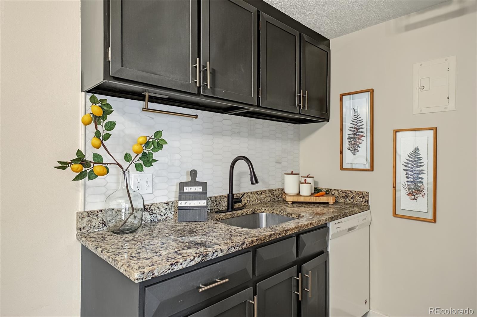 MLS Image #8 for 799  dahlia street 503,denver, Colorado