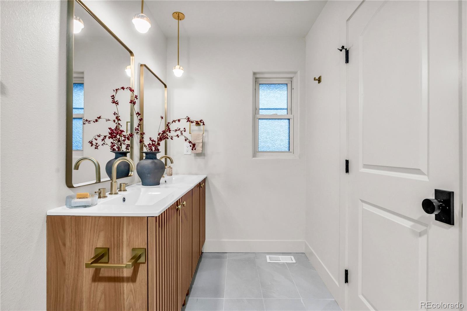 MLS Image #25 for 3091 s holly place,denver, Colorado