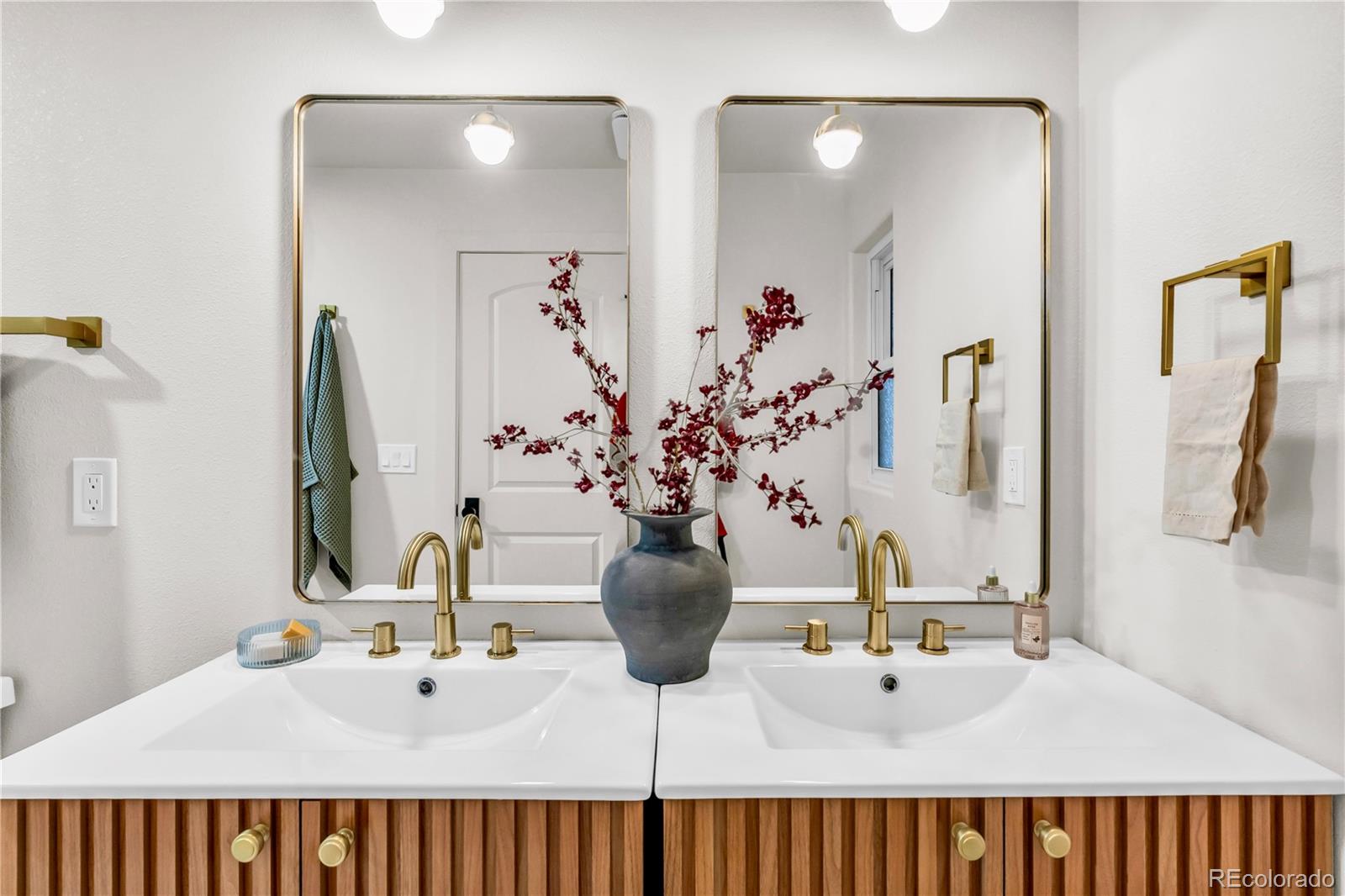 MLS Image #26 for 3091 s holly place,denver, Colorado