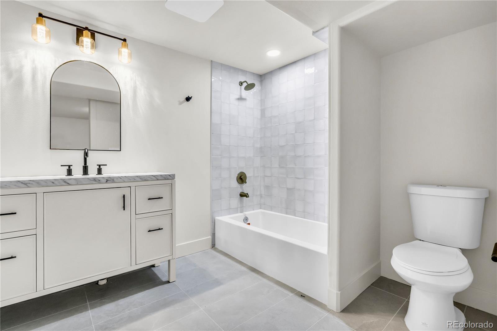 MLS Image #39 for 3091 s holly place,denver, Colorado