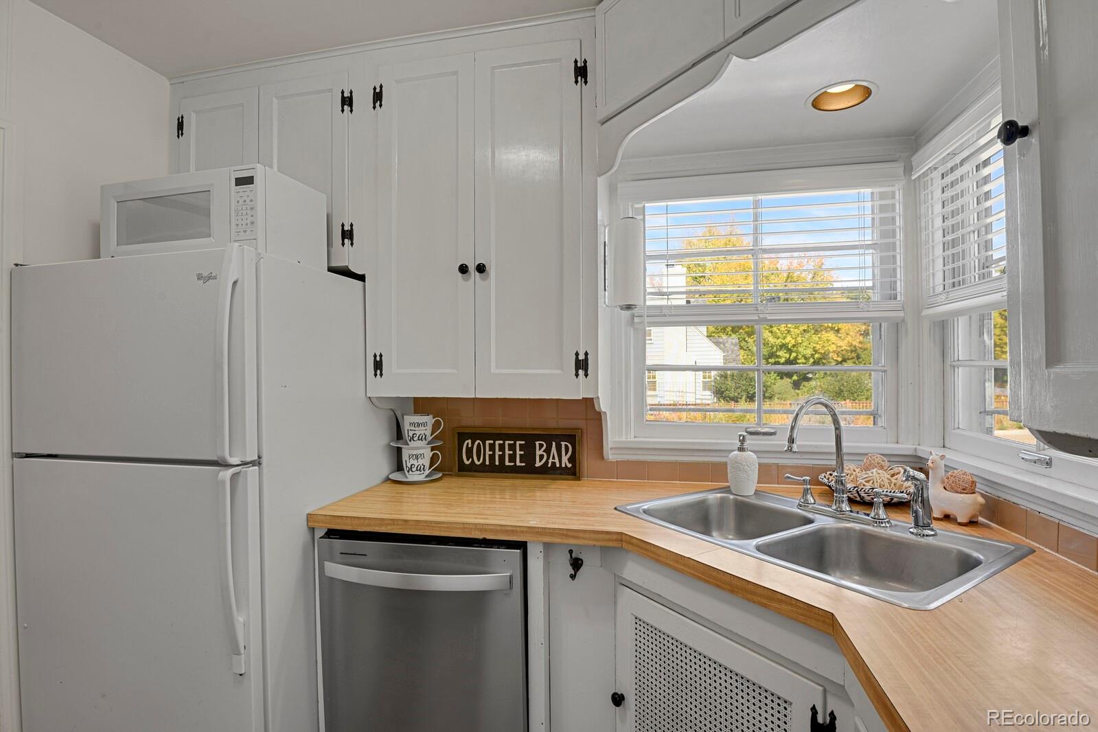 MLS Image #12 for 1398 e yale avenue,denver, Colorado